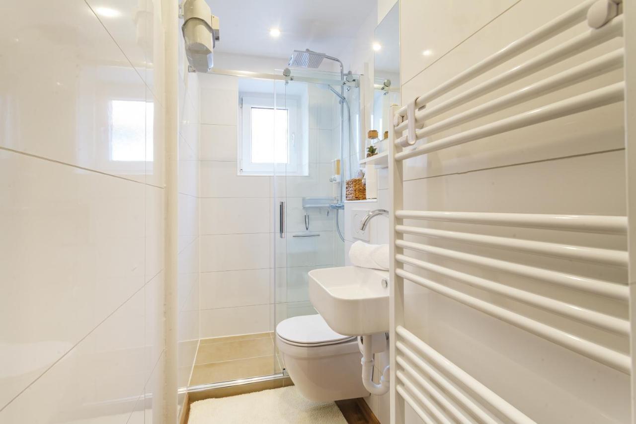 Design Apartment / 2 Room / Central / Contactless Check-In Hannover Esterno foto